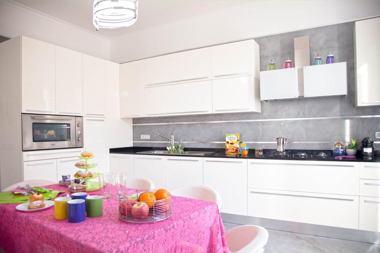 Ferdinando Arthouse Oversized Modern Apartment - By Gocce Team 那不勒斯 外观 照片